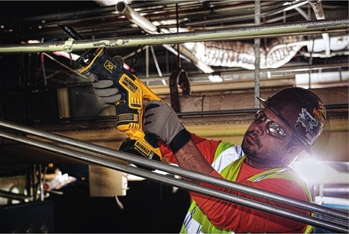 dewalt dsc367b compact cordless reciprocating saw