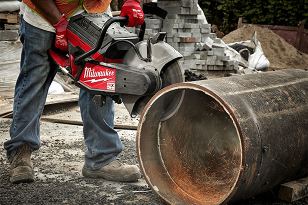 Milwaukee MX FUEL cut off saw